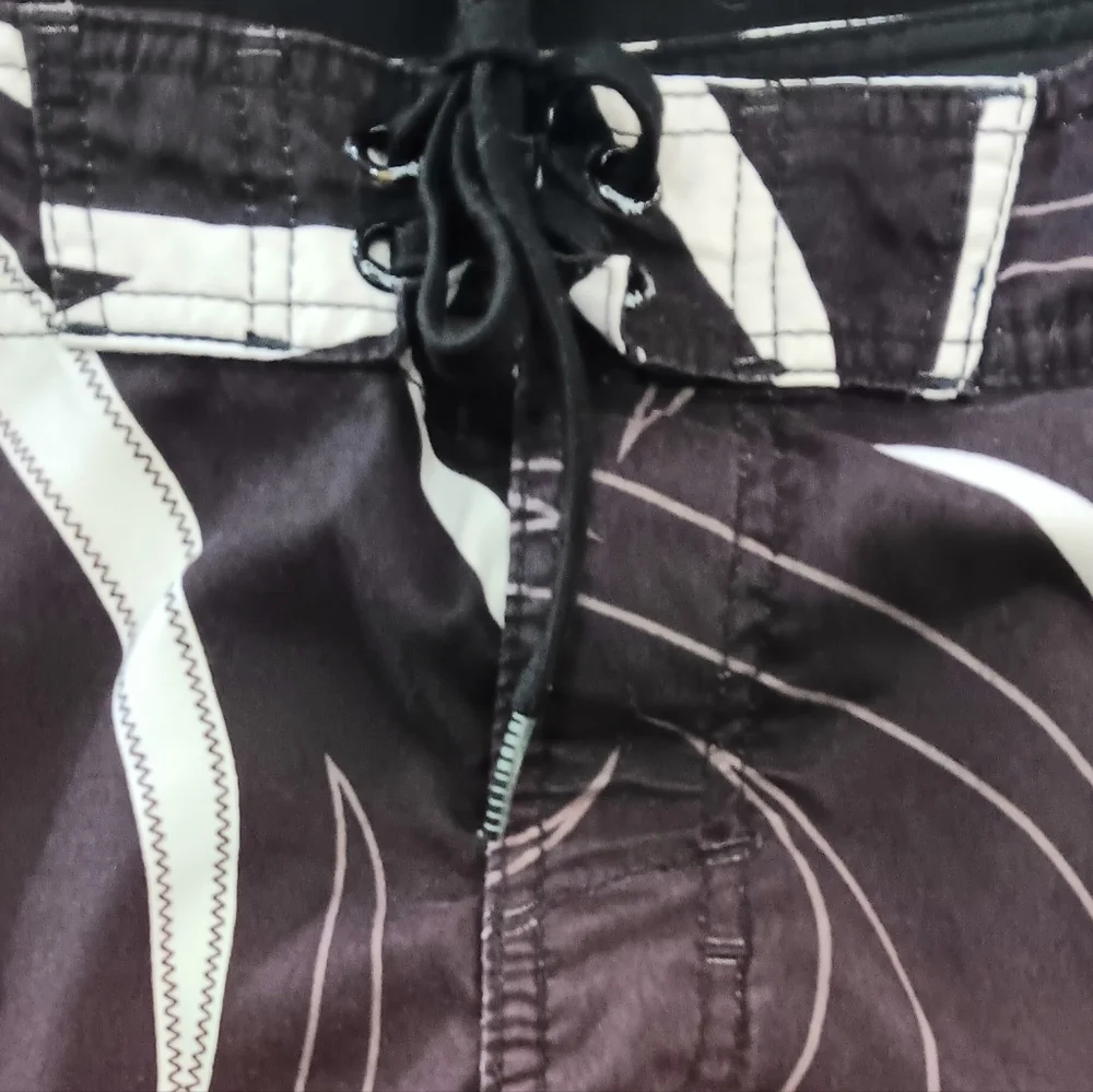 O'Neill Y2K Skull Board Shorts XL 36 Surf Beach Vacation Cruise Resortwear